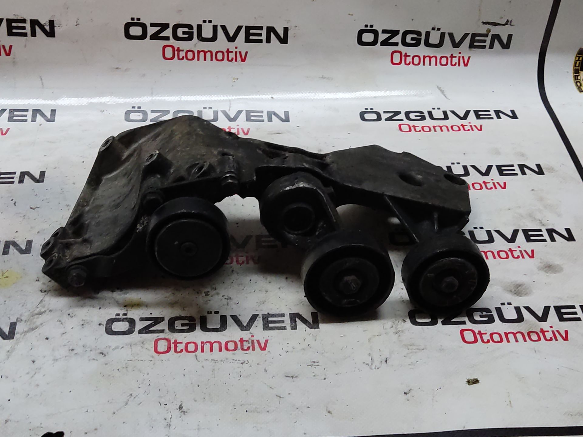 Mercedes Vaneo 1.7 Dizel Klima braketi