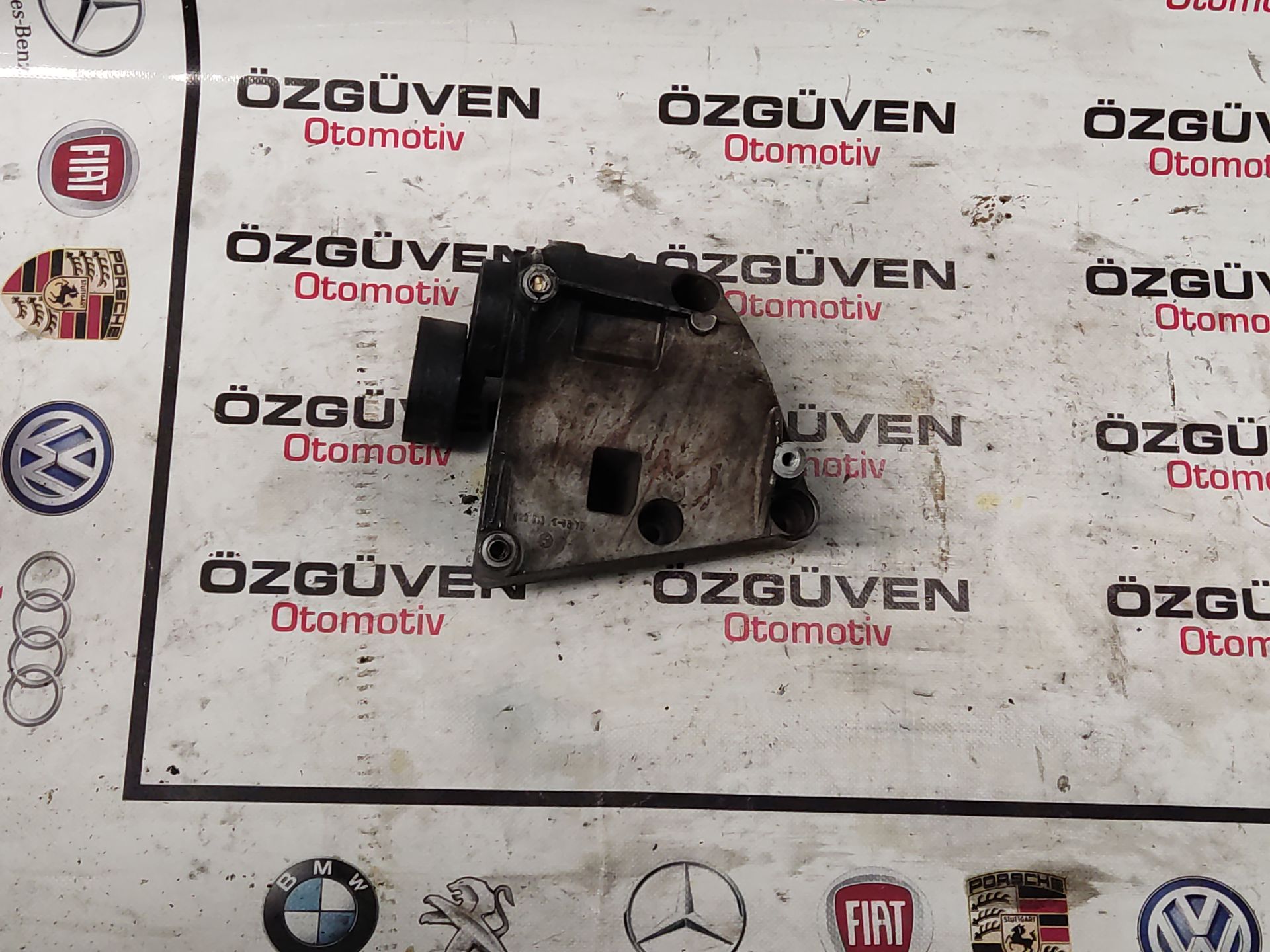 Bmw E46 3.3 Klima bağlantı Braketi