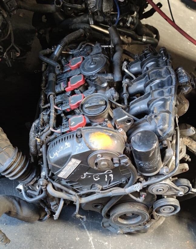 Audi A4 1.8 Tfsi Yarım Motor