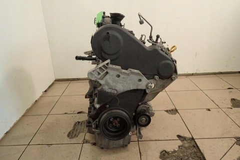 Volkswagen Passat 1.6 Tdi 105Hp Cay Sandık Motor