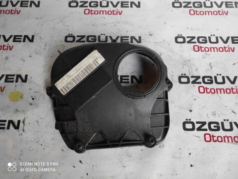 Audi A4 1.8 Tfsi Üst Zincir Kapağı