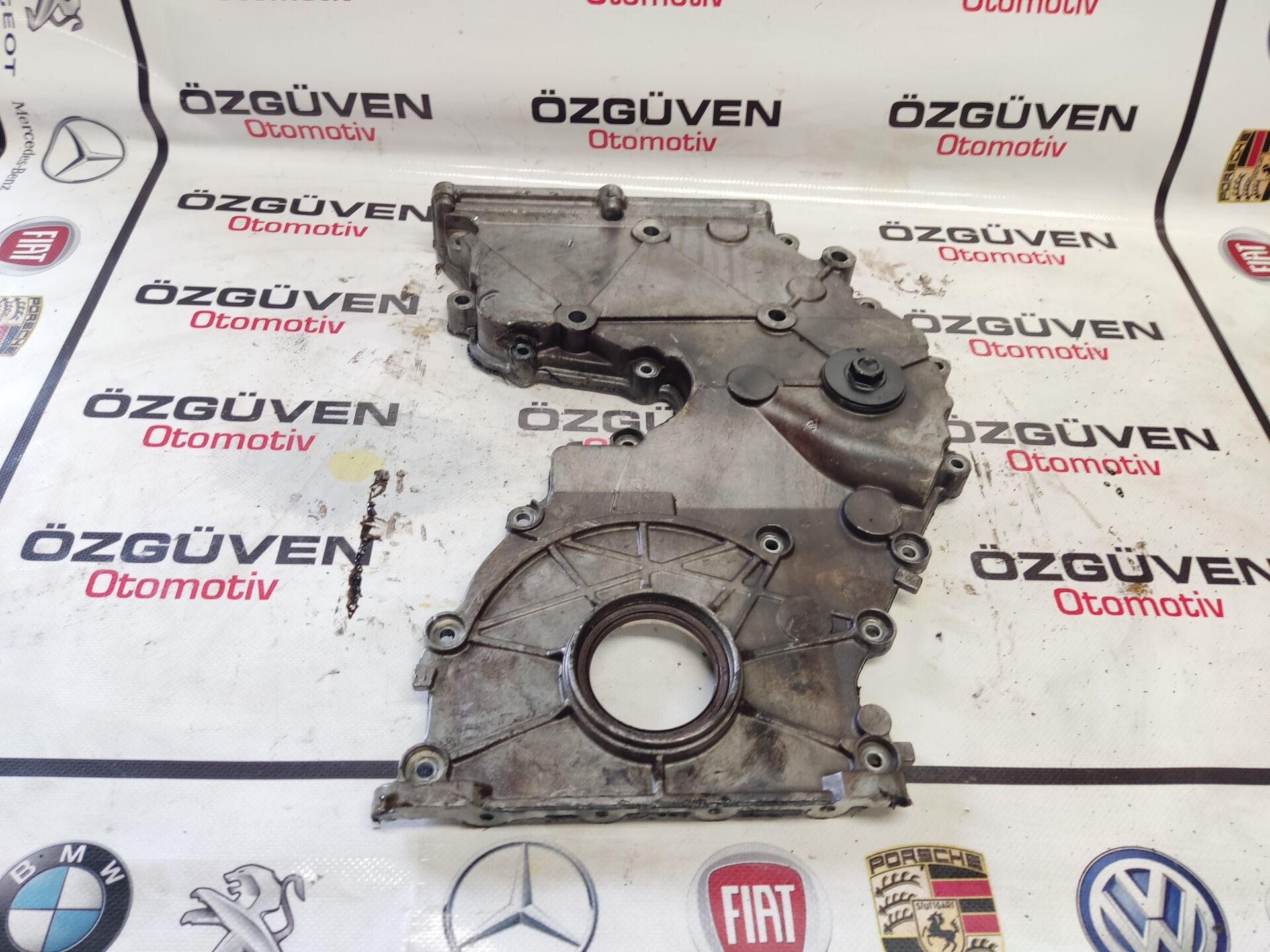 Kia Sorento 2.2 Dizel Ön zincir kapağı