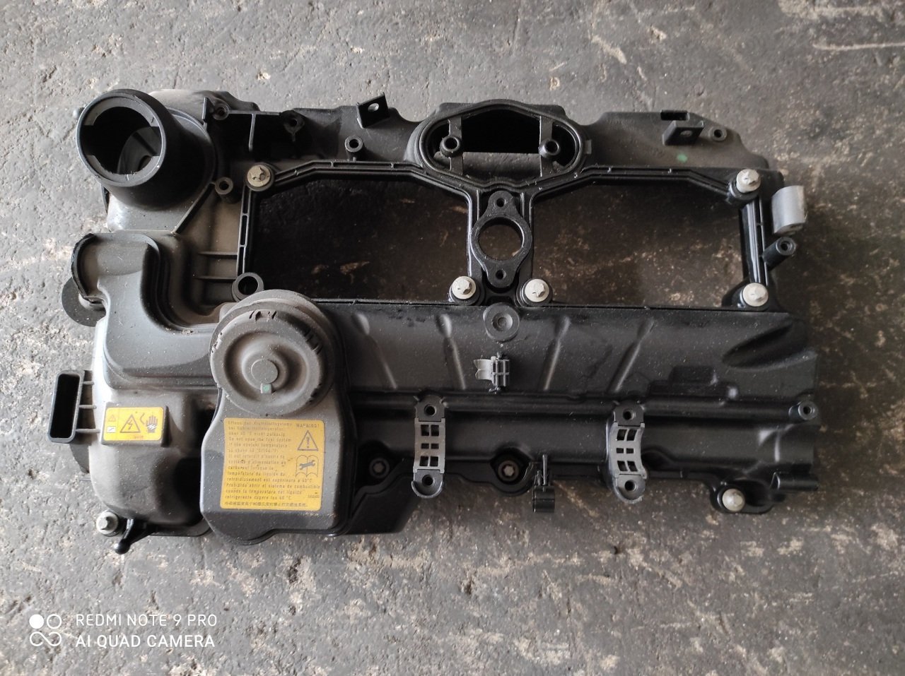 Bmw F10 5.20 Çıkma Külbütör Kapağı