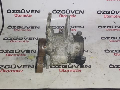 Hundai Tucson 2.0 CRDİ Şarj dinamosu Braketi